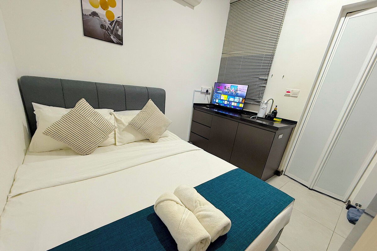 Economy Suite, 1 Queen Bed, Non Smoking, Allergy Friendly | Egyptian cotton sheets, premium bedding, pillowtop beds, soundproofing