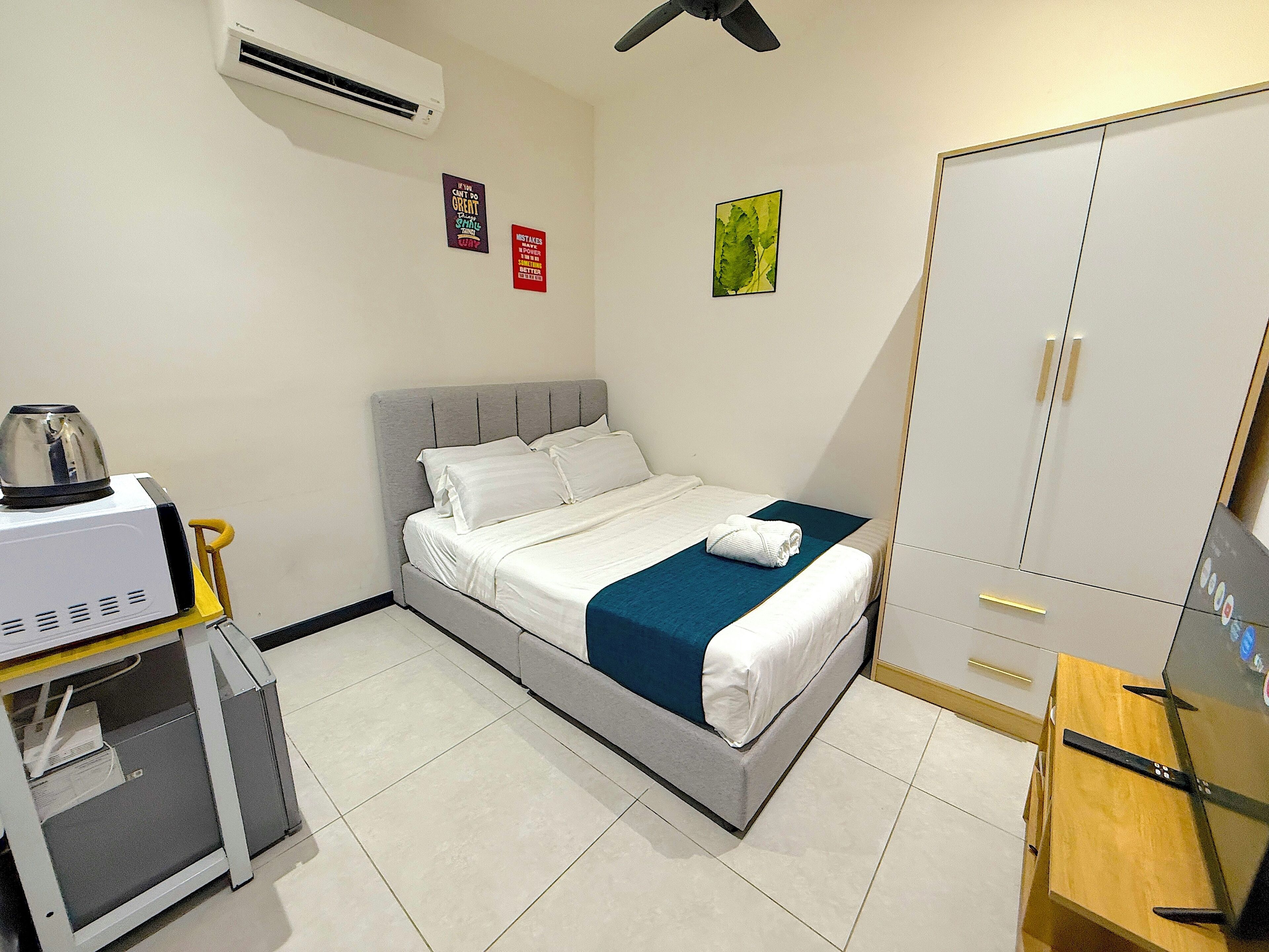 Suite – junior, 1 soverom, ikke-røyk, eget bad | Sengetøy av topp kvalitet, individuelt dekorert og individuelt innredet