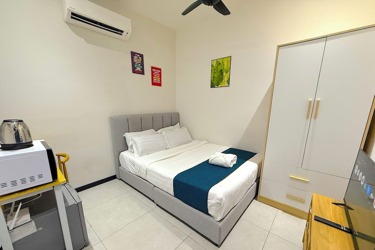 Suite junior, 1 habitación, para no fumadores, baño en la habitación | Ropa de cama de alta calidad y decoración personalizada