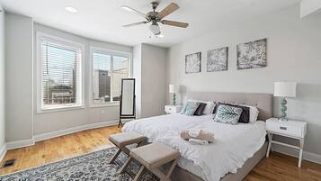 4 bedrooms, desk, iron/ironing board, travel crib