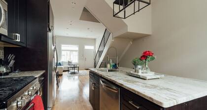 Roof Deck Oasis Top Rated Airbnb near PENN & CHOP