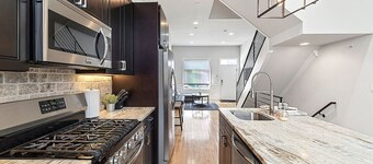 Roof Deck Oasis Top Rated Airbnb near PENN & CHOP