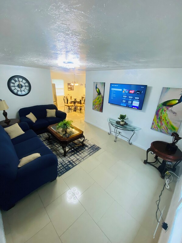 Smart TV - “Cozy Diamond on the Corner” (Port Arthur)