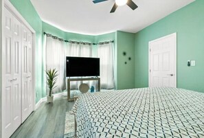 1 室のベッドルーム、アイロン / アイロン台、WiFi (無料)、ベッドシーツ