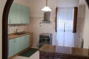 Private kitchen - CHRIS Villa (Taormina)