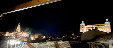 المنطقة المحيطة بالمنشأة