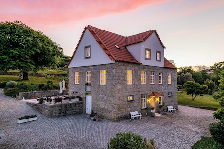 Front of property. Quinta Lusitânia
