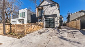 Exterior - Chic Austin Getaway Brand New w/ Rooftop Patio! (Austin)
