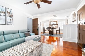 House, Multiple Beds, Fireplace, Garden View (Hyde Park Hide Away) | Living area | 42-inch flat-screen TV with digital channels - Hyde Park Hide Away (Tampa)