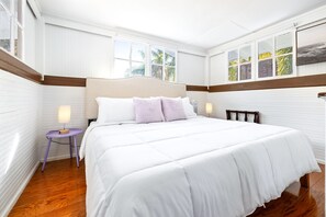 House, Multiple Beds, Fireplace, Garden View (Hyde Park Hide Away) | 2 bedrooms, individually decorated, individually furnished, bed sheets - Hyde Park Hide Away (Tampa)