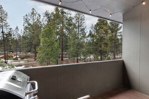 Balcony - The Snuggly Otter (Bend)