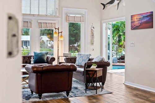 Cocoon Island Villa Luxury 5 BDR Waterfront Home