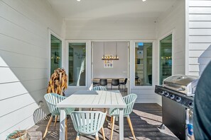 House, Multiple Beds, Kitchen, Garden View (The Marilyn) | Outdoor dining - Trendy 3 Bedroom in South Austin! (Austin)