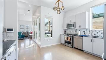 Maison, plusieurs lits, cuisine, vue jardin (The Marilyn) | Cuisine privée