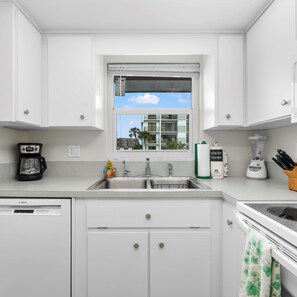 Condo, Multiple Beds, Balcony, Pool View (Sea You Soon at Cocoa Beach) | Private kitchen