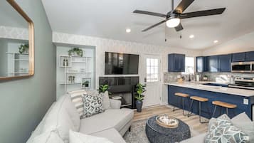 House, Multiple Beds, Balcony | Living area | TV