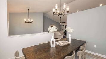 House, Multiple Beds, Balcony | Dining