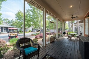 Maison, plusieurs lits, patio, vue jardin (Sandestin Bungalo 38) | Vue de la chambre