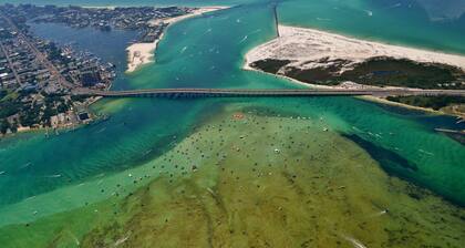 Sandestin Bungalo 38: Beach, Golf, & Fun!