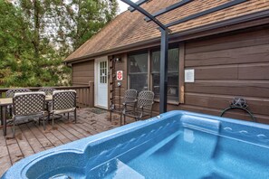 Property grounds - Mariettas Dream 2br in Mountains w/ Hot Tub! (Sevierville)