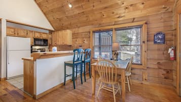 Cabin, Multiple Beds, Hot Tub, Mountain View (Marietta’s Dream) | Private kitchen | Fridge, microwave, oven, stovetop