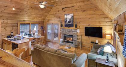 Mariettas Dream 2br in Mountains w/ Hot Tub!