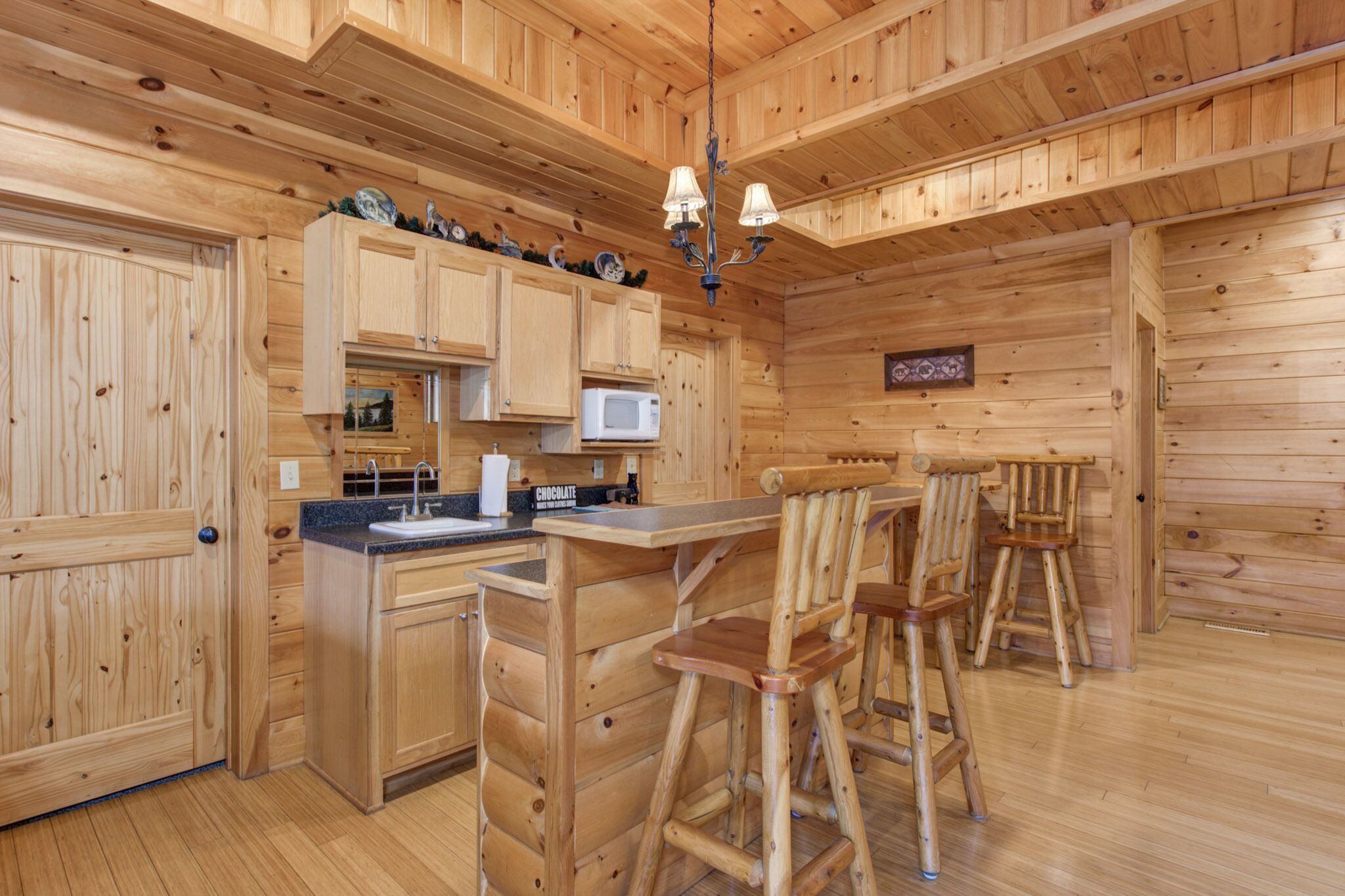 Cabin, Multiple Beds, Pool Access, Mountain View | Private kitchen | Fridge, microwave, oven, stovetop