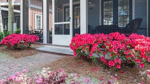 Exterior - Sandestin Bungalo 45: Golf Cart, Pool, & More! (Miramar Beach)