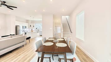 Townhome, Multiple Beds, Kitchen (Northside Retreat) | Dining