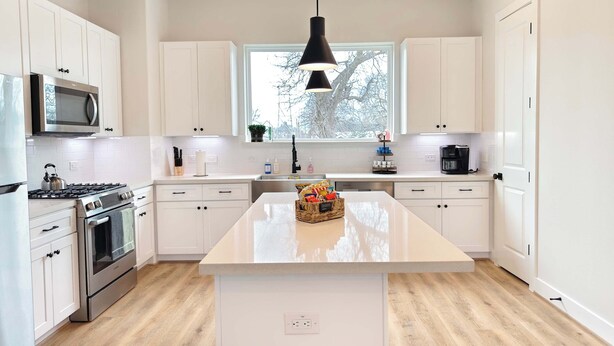 Townhome, Multiple Beds, Kitchen (Northside Retreat) | Private kitchen | Coffee/tea maker, fridge, microwave, oven - Northside Retreat Chic 3 Bdr, Pet Friendly! (Houston)
