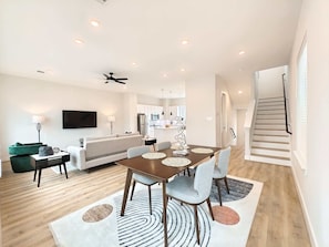 Townhome, Multiple Beds, Kitchen (Northside Retreat) | Dining