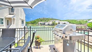 Kawasan BBQ/berkelah