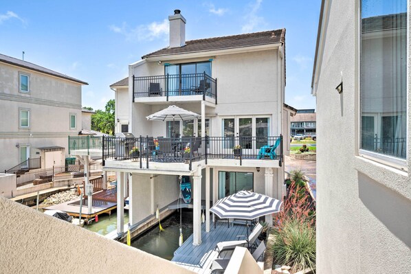 Front of property - Lakeside Hideaway (Horseshoe Bay)