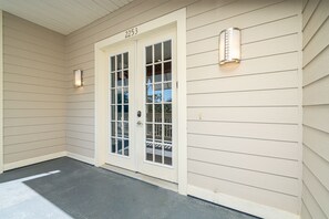 Exterior detail - Crystal Cove (Miramar Beach)