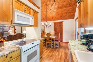 Cabin, Multiple Beds, Patio, Mountain View (Creekside) | Private kitchen