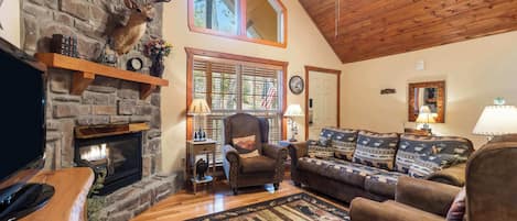 Cabin, Multiple Beds, Patio, Mountain View (Creekside) | Living area | 42-inch flat-screen TV with digital channels
