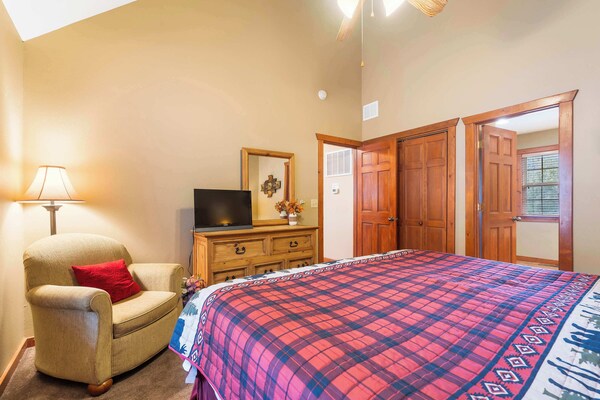 Creekside - 2 Bdr Resort Cabin In Epic Location! - Table Rock Lake