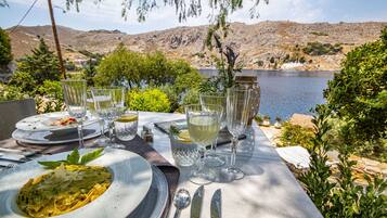 Villa | Dining