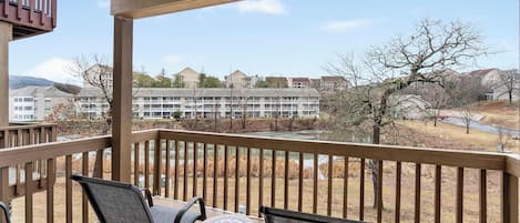 Condo, 1 King Bed with Sofa bed, Balcony (Chandler’s Pondview Getaway) | Property grounds