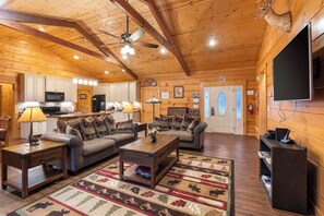 Cabin, Multiple Beds, Balcony, Pool View (Teal’s Treasure) | Living area