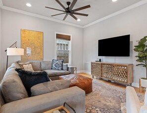 單棟房屋, 多張床, 露台, 花園景 (Muletown Haven) | 客廳 | 42 吋平面電視連數碼電視頻道、壁爐