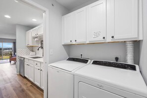 公寓客房, 多張床, 露台, 花園景 (Family-Friendly Retreat) | 內部