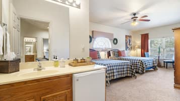3 bedrooms, individually decorated, individually furnished, free WiFi