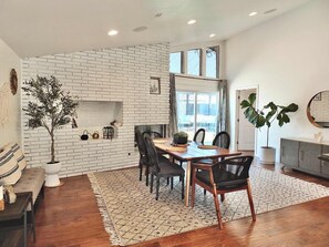 House, Multiple Beds, Patio, Garden View (Bellflower Breeze) | Dining