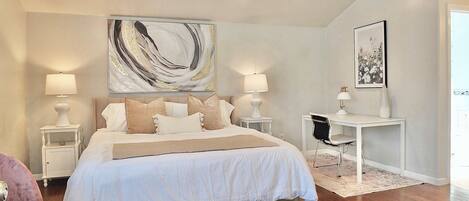 Ferienhaus, Mehrere Betten, Terrasse, Gartenblick (Bellflower Breeze) | 3 Schlafzimmer, individuell dekoriert, individuell eingerichtet