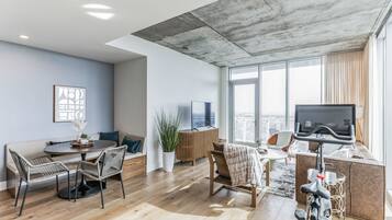 Condo, 1 Queen Bed with Sofa bed, Balcony (Lady Bird's Lookout) | Interior