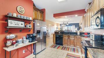 Condo, Multiple Beds, Balcony (Rockwood Lakeview Getaway) | Private kitchen