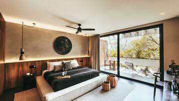 Premium bedding, Tempur-Pedic beds, free minibar, blackout drapes