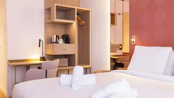 Standard Oda, 1 Çift Kişilik Yatak | Kaliteli yatak takımı, Select Comfort yatak, odada kasa