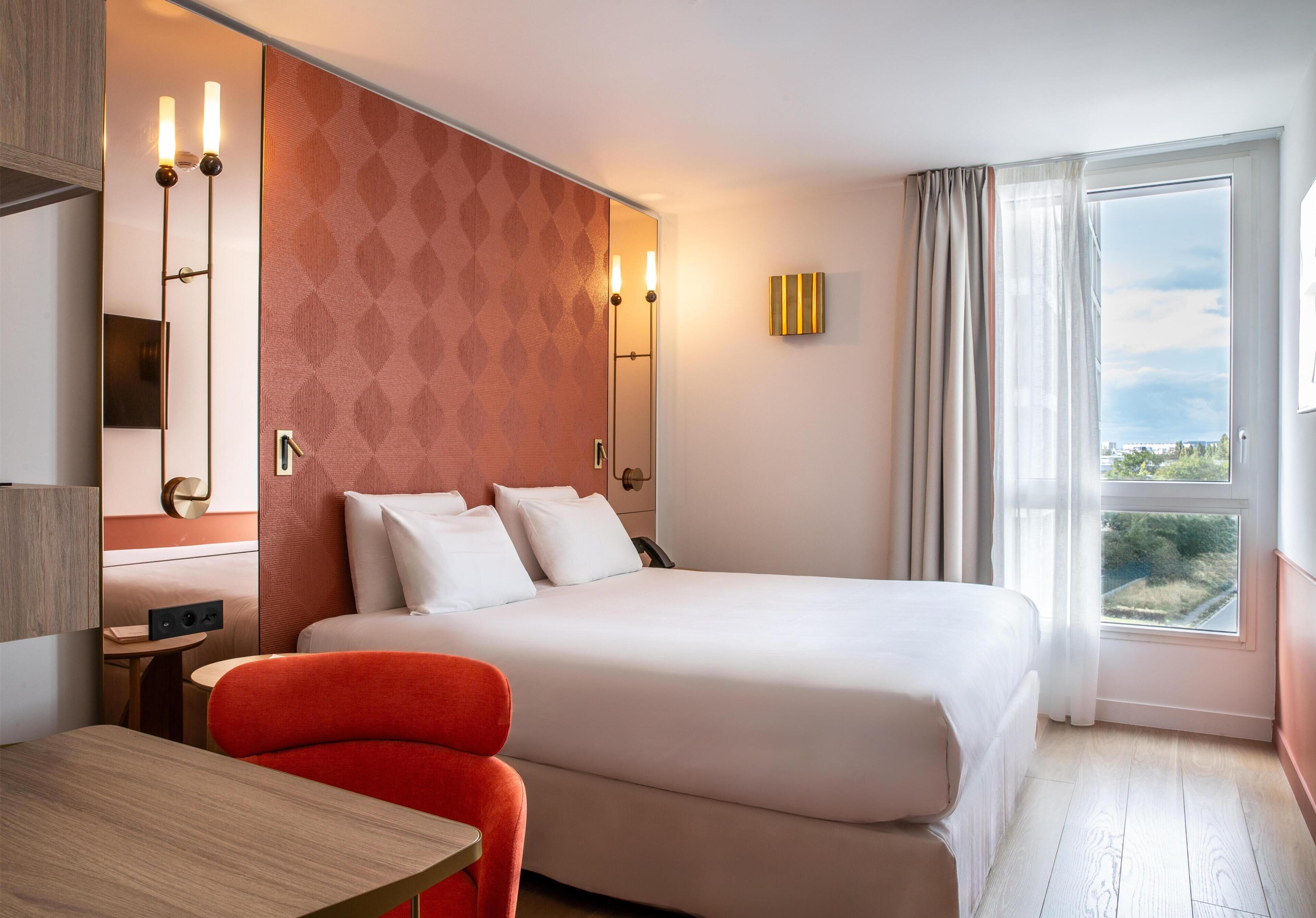 Premium bedding, Select Comfort beds, in-room safe, laptop workspace